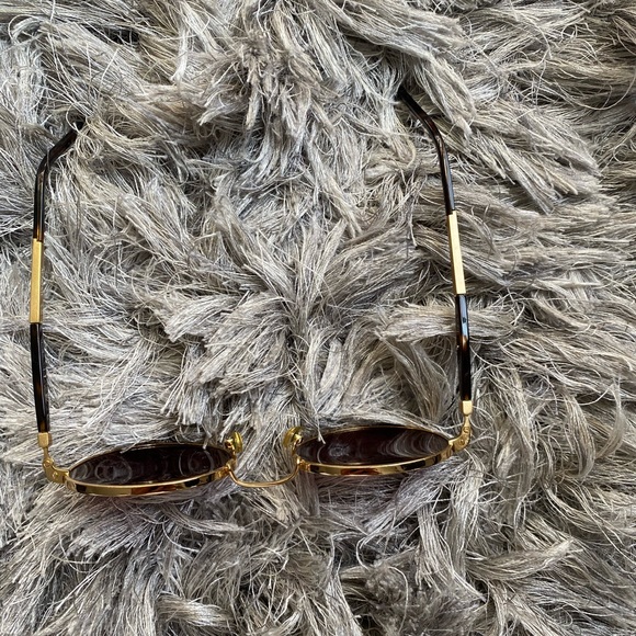 PRADA/ WILDFOX/ RAY BANS - Picture 6 of 14